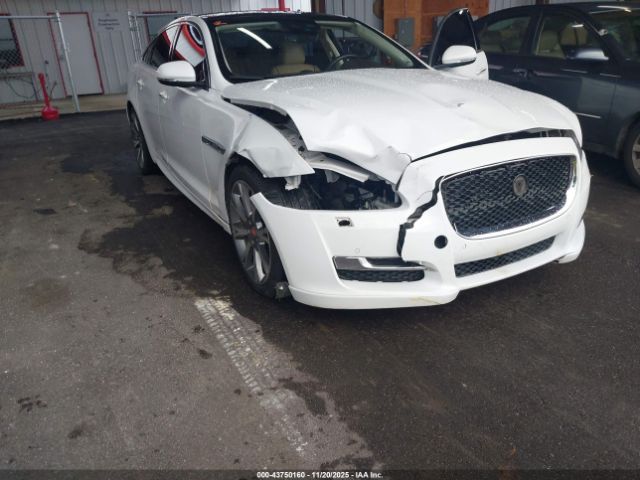 2019 JAGUAR XJ SAJWA1C74K8W19759 Photo 5