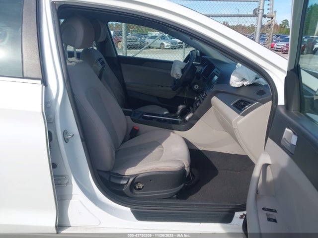 Продажа на аукционе авто 2016 Hyundai Sonata Se, vin: 5NPE24AF5GH387071, номер лота: 43750209