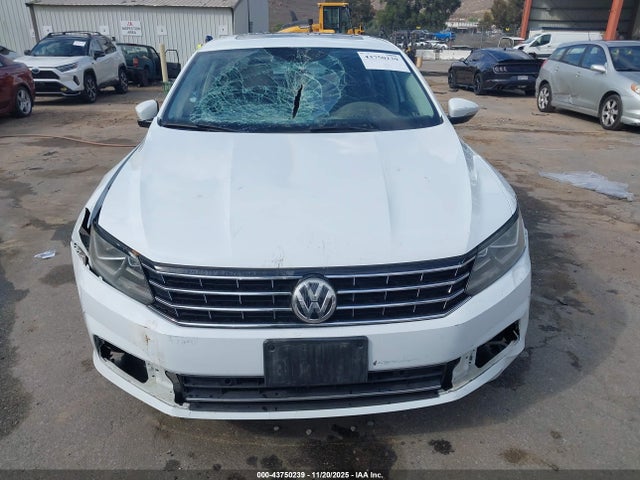 Volkswagen Passat 2.0t Se 2018 1VWBA7A39JC016895 Image 13