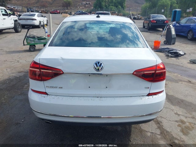 Volkswagen Passat 2.0t Se 2018 1VWBA7A39JC016895 Image 17