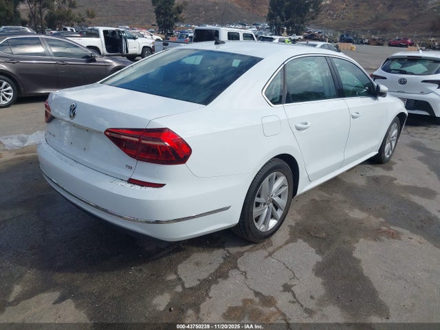Volkswagen Passat 2.0t Se 2018 1VWBA7A39JC016895 Image 4