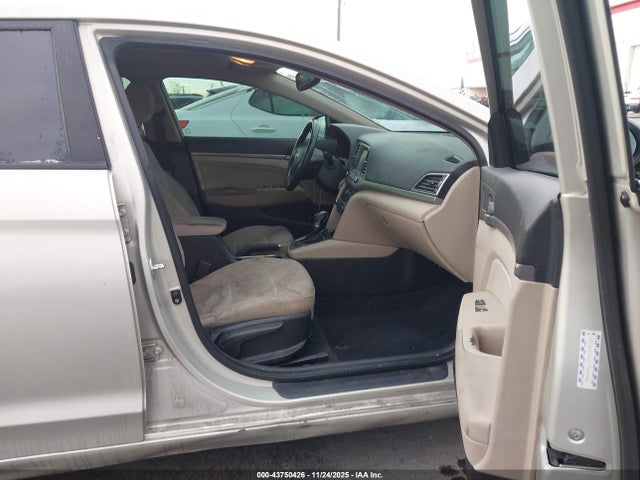 Hyundai Elantra 2017 KMHD84LF0HU396139 Image 5