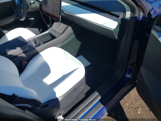 2024 TESLA MODEL Y 7SAYGDEE7RF171033 Photo 4