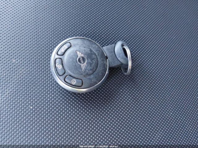 2016 MINI COUNTRYMAN WMWZC3C52GWT07990 Photo 10