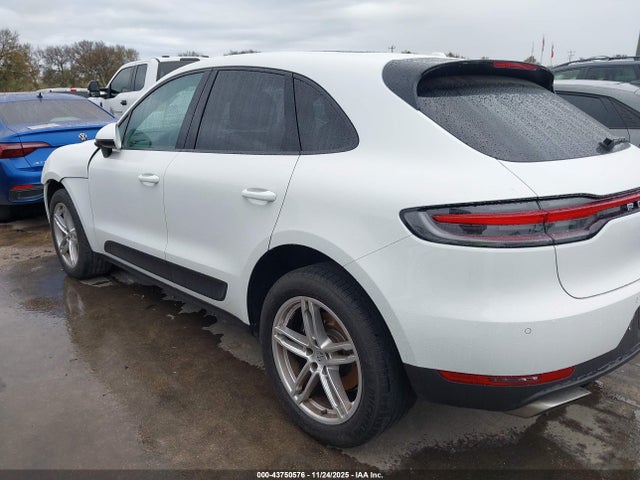 2020 PORSCHE MACAN WP1AA2A56LLB14805 Photo 2