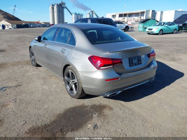 2019 MERCEDES-BENZ A 220 WDD3G4EB8KW019203 Photo 2