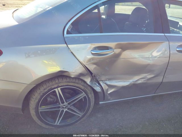 2019 MERCEDES-BENZ A 220 WDD3G4EB8KW019203 Photo 5