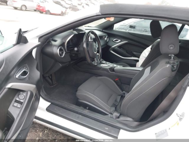 2018 CHEVROLET CAMARO 1G1FB3DS2J0100712 Photo 4