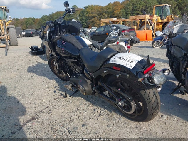 2023 HARLEY-DAVIDSON FXLRST 1HD1YXZ17PB066348 Photo 2