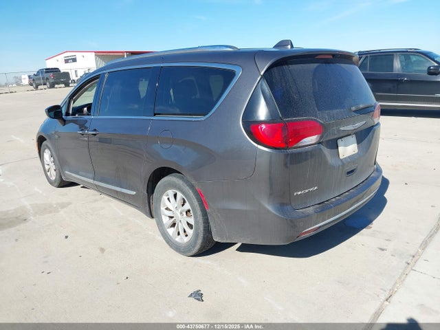 Chrysler Pacifica Touring L 2019 2C4RC1BG3KR704703 Image 3