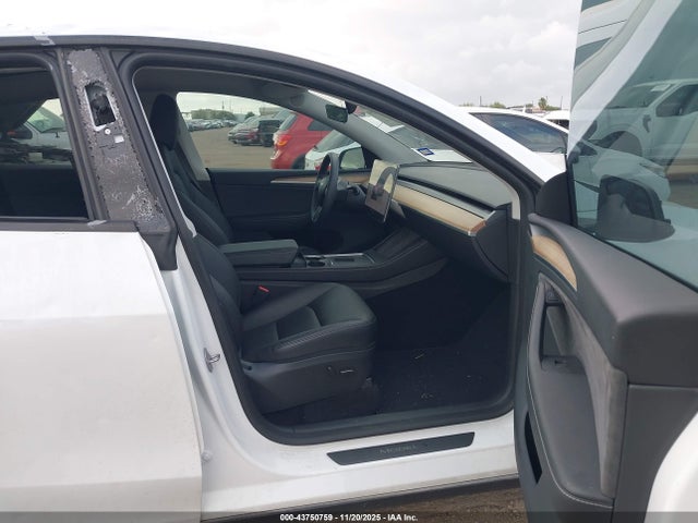 2024 TESLA MODEL Y 7SAYGDEE7RA280301 Photo 4