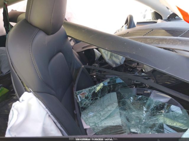 2023 TESLA MODEL Y 7SAYGDEE0PF624311 Photo 4