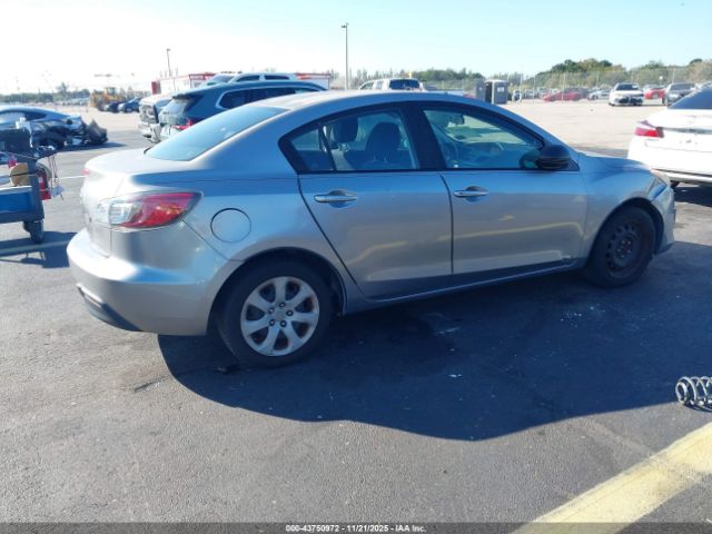 2010 MAZDA MAZDA3 JM1BL1SF1A1198901 Photo 3