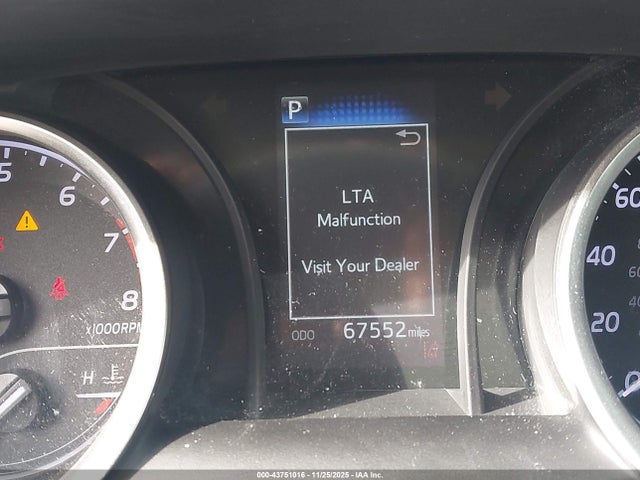 43751016 :رقم المزاد ، 4T1C11AK4MU587538 vin ، 2021 Toyota Camry Le مزاد بيع