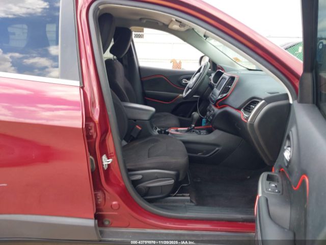 2019 JEEP CHEROKEE 1C4PJLCB5KD249027 Photo 4