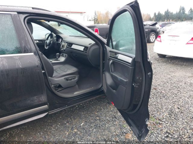 2014 VOLKSWAGEN TOUAREG WVGDP9BP8ED010170 Photo 4