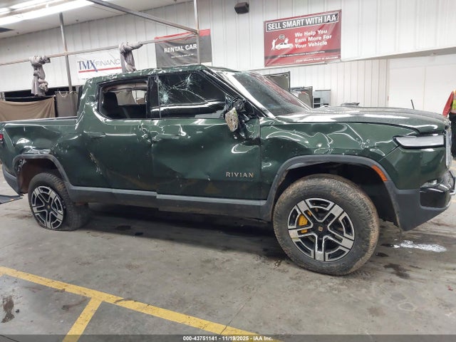 Rivian R1t Adventure 2022 7FCTGAAA8NN008650 Image 13