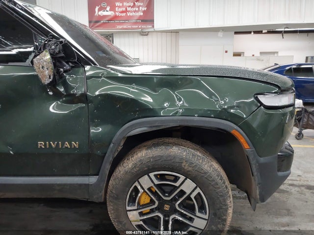 Rivian R1t Adventure 2022 7FCTGAAA8NN008650 Image 6