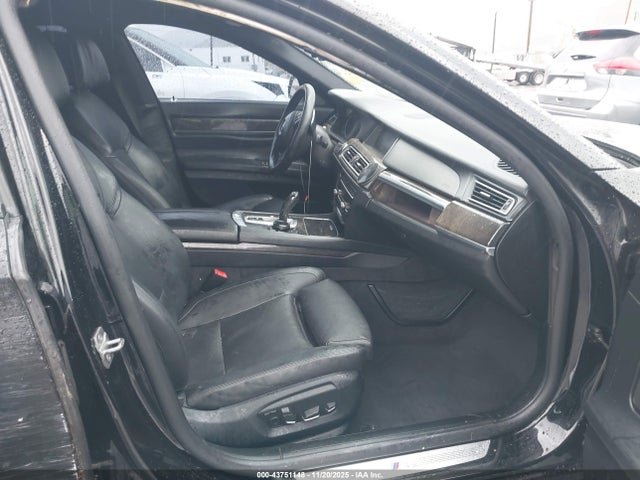 WBAYA8C56ED228149 BMW 750i