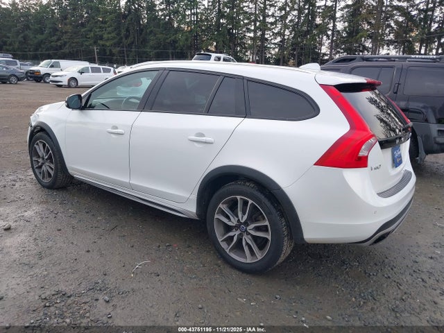 2016 VOLVO V60 CROSS COUNTRY YV4612HK2G1015884 Photo 2
