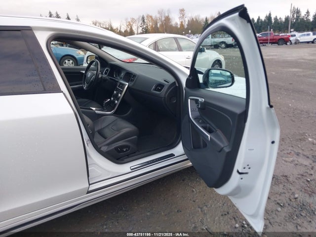 2016 VOLVO V60 CROSS COUNTRY YV4612HK2G1015884 Photo 4