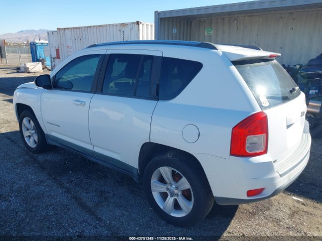 2011 JEEP COMPASS 1J4NT1FB0BD289981 Photo 2