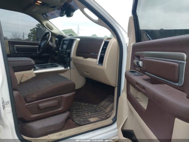 2017 RAM 2500 3C6UR5DLXHG685261 Photo 4