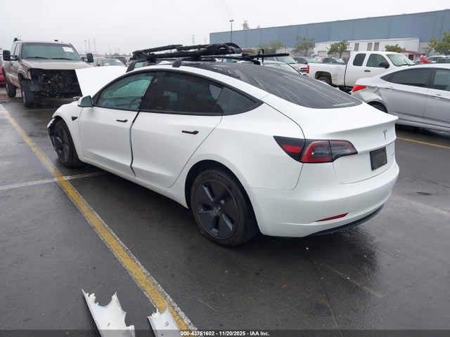 2023 TESLA MODEL 3 5YJ3E1EB1PF633780 Photo 2