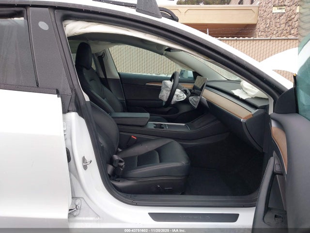 2023 TESLA MODEL 3 5YJ3E1EB1PF633780 Photo 4