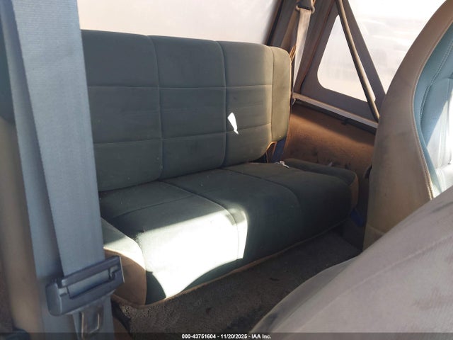 Продаж на аукціоні авто 1998 Jeep Wrangler Sahara, vin: 1J4FY49S2WP802400, номер лоту: 43751604