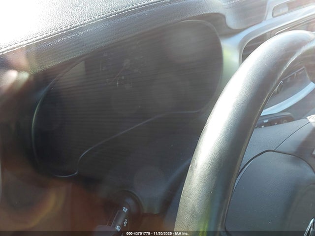 5XYPGDA56GG147598 KIA Sorento 3.3l Lx