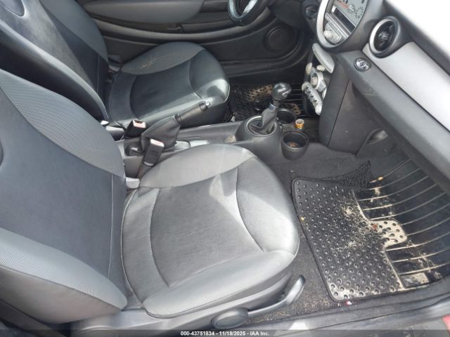 2010 MINI COOPER WMWMR3C52ATU97906 Photo 4