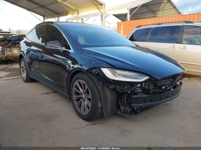 2016 TESLA MODEL X 5YJXCAE25GF004272 Photo 0