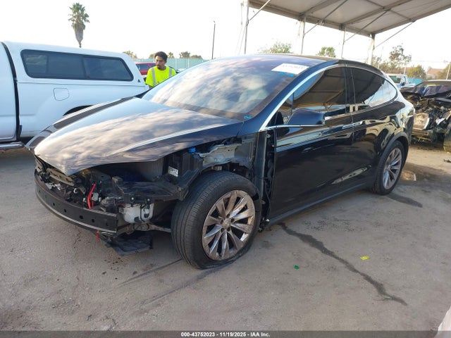2016 TESLA MODEL X 5YJXCAE25GF004272 Photo 1