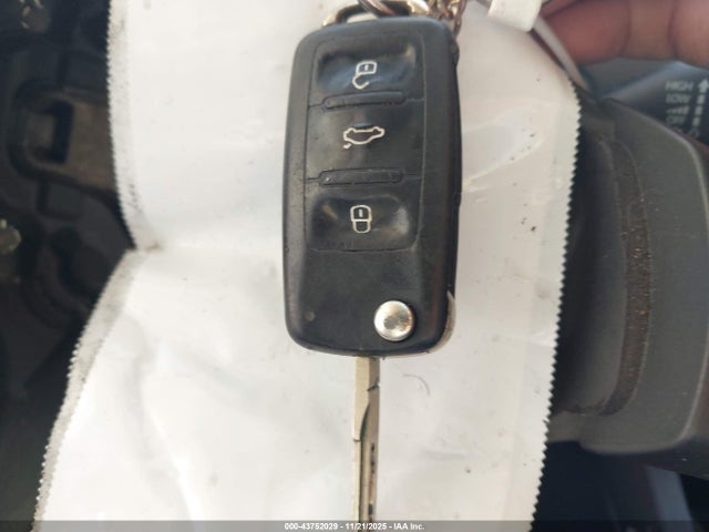 3VW2K7AJ0EM405442 Volkswagen Jetta 2.0l S