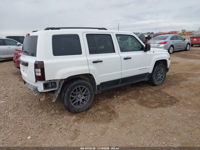 1C4NJPBA8GD732560 Jeep Patriot Sport
