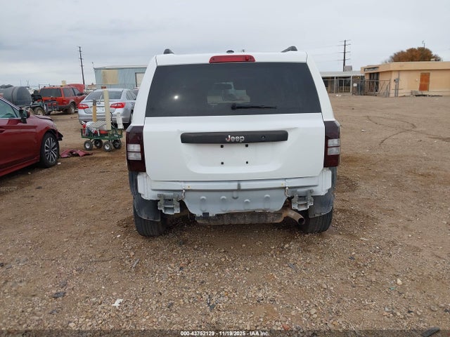 1C4NJPBA8GD732560 Jeep Patriot Sport