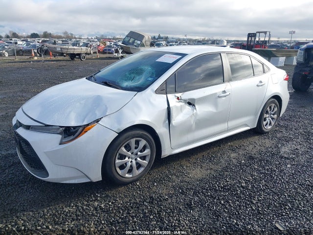 Toyota COROLLA LE 2022 5YFEPMAE2NP373797 Image 2