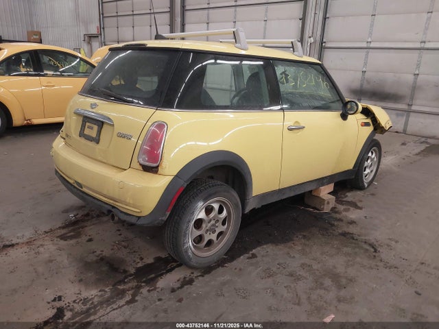 2005 MINI COOPER WMWRC33545TJ71991 Photo 3
