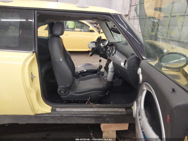 2005 MINI COOPER WMWRC33545TJ71991 Photo 4