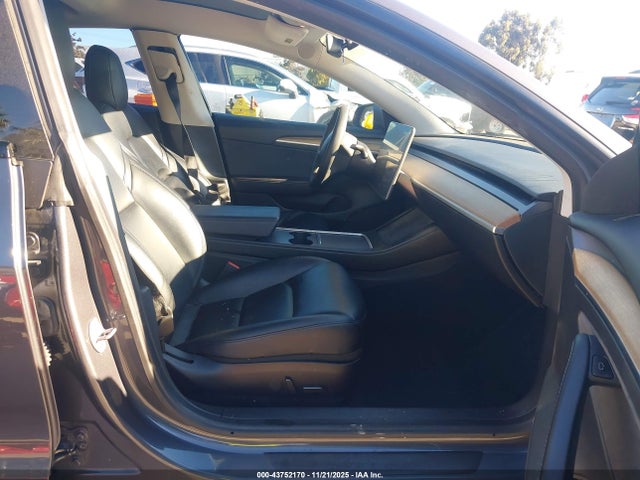 2021 TESLA MODEL 3 5YJ3E1EB5MF009217 Photo 4