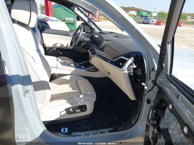 2024 BMW X7 5UX33EM00R9V47434 Photo 4