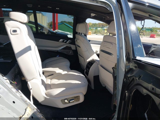 2024 BMW X7 5UX33EM00R9V47434 Photo 7