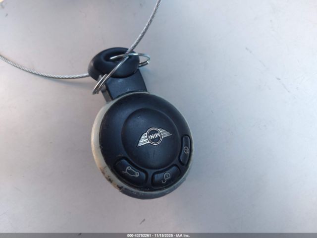 2008 MINI COOPER S WMWMF73528TV33586 Photo 10