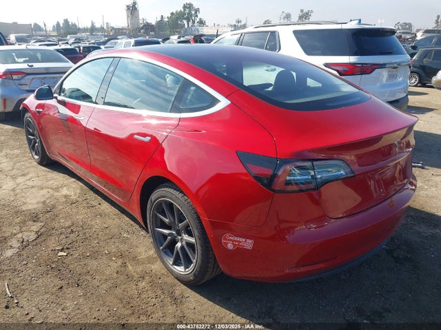 2018 TESLA MODEL 3 5YJ3E1EA5JF045962 Photo 2