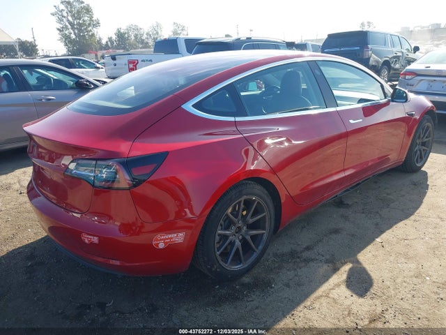2018 TESLA MODEL 3 5YJ3E1EA5JF045962 Photo 3