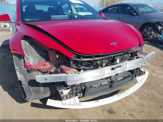 2018 TESLA MODEL 3 5YJ3E1EA5JF045962 Photo 5