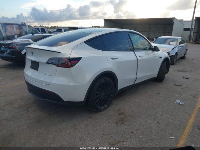 2020 TESLA MODEL Y 5YJYGDEE8LF006810 Photo 3
