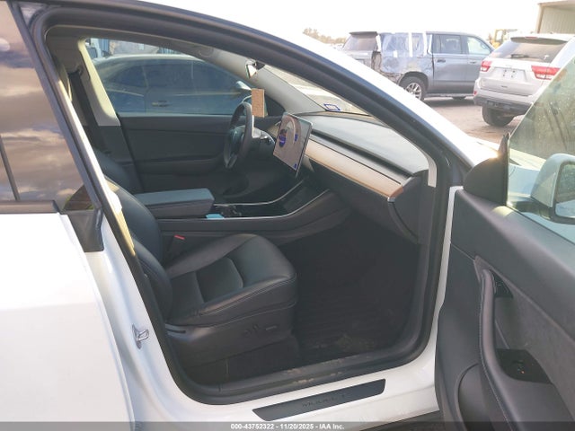 2020 TESLA MODEL Y 5YJYGDEE8LF006810 Photo 4