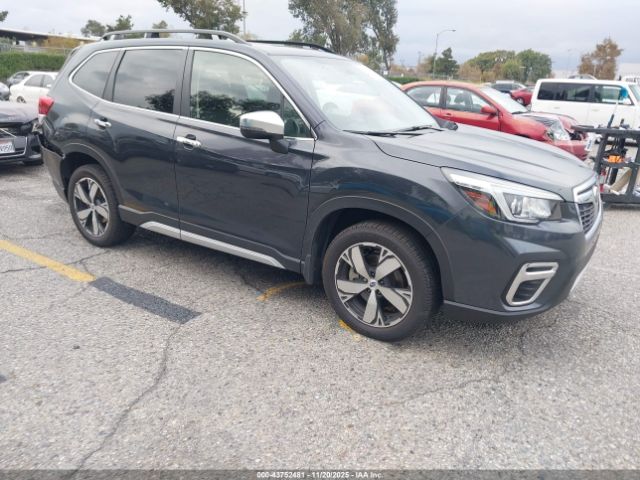 2019 SUBARU FORESTER JF2SKAWC9KH557196